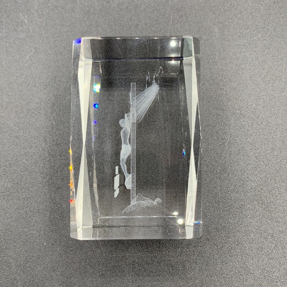 Clear Crystal Laser Cut 3D The Passion of the Christ Block Paperweight - Picture 5 of 6